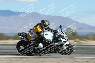 media/Nov-16-2025-Race Pace (Sun) [[8c5fa54630]]/Non Verified Riders (1st 20 Minutes)/3-Turn 3 Inside (11am)/